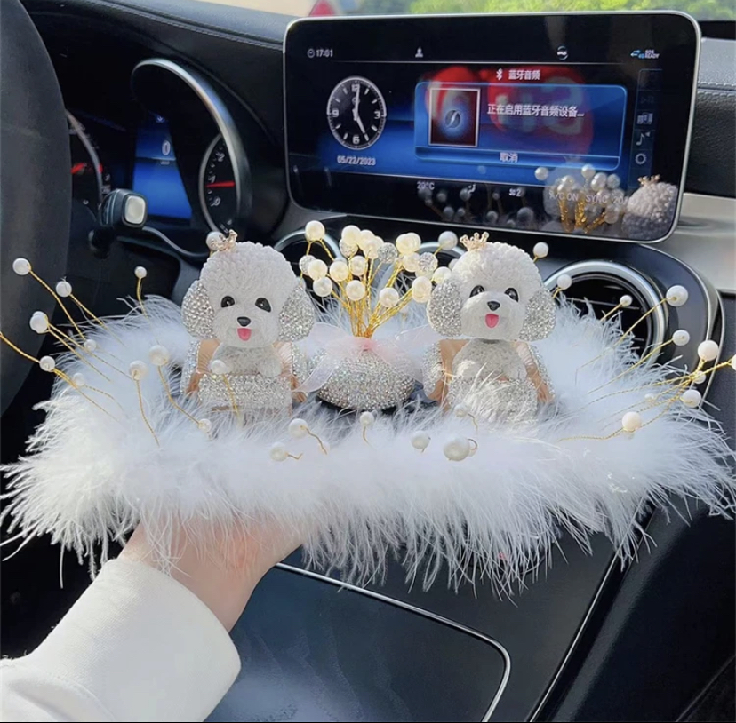 新款镶钻小旺柴泰迪摇头狗狗汽车摆件女司机女士车内饰