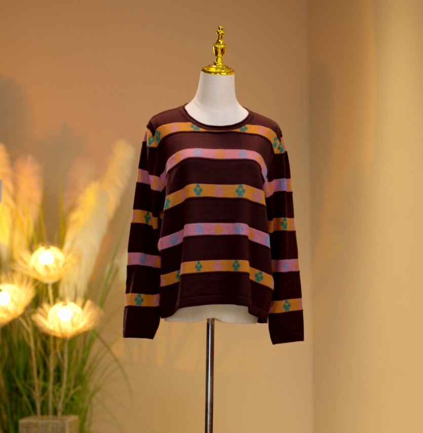 高定时尚气质减龄毛衣  2410094