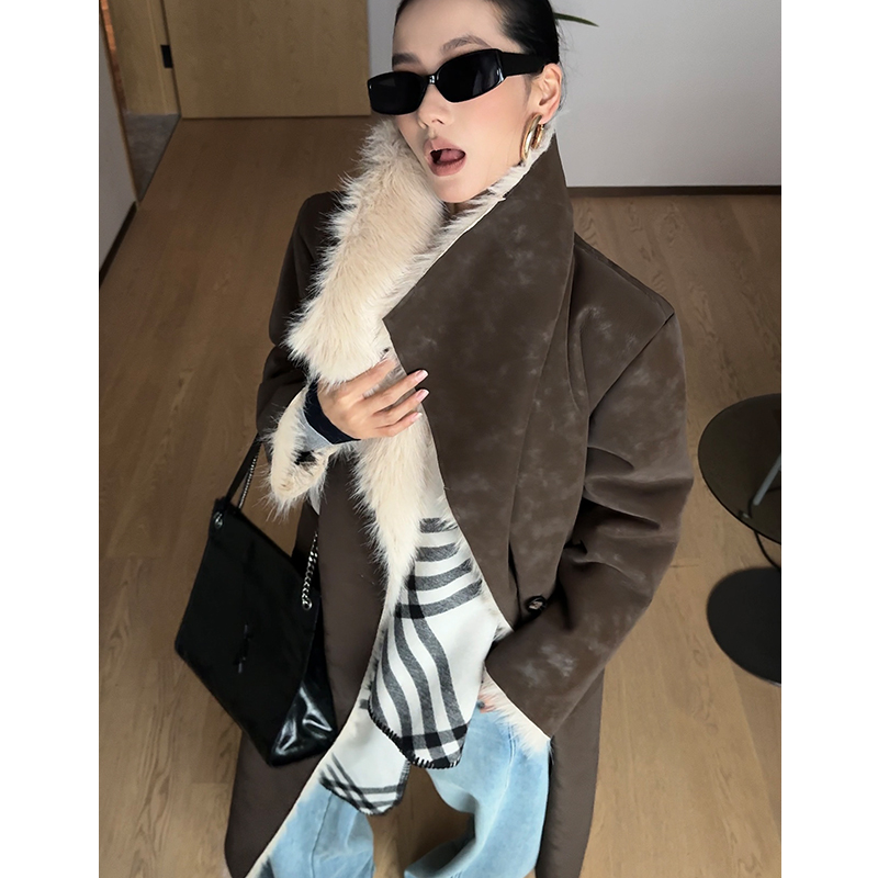 【琥珀松林】高级肌理感皮毛一体双面穿大翻领中长款大衣外套女春秋