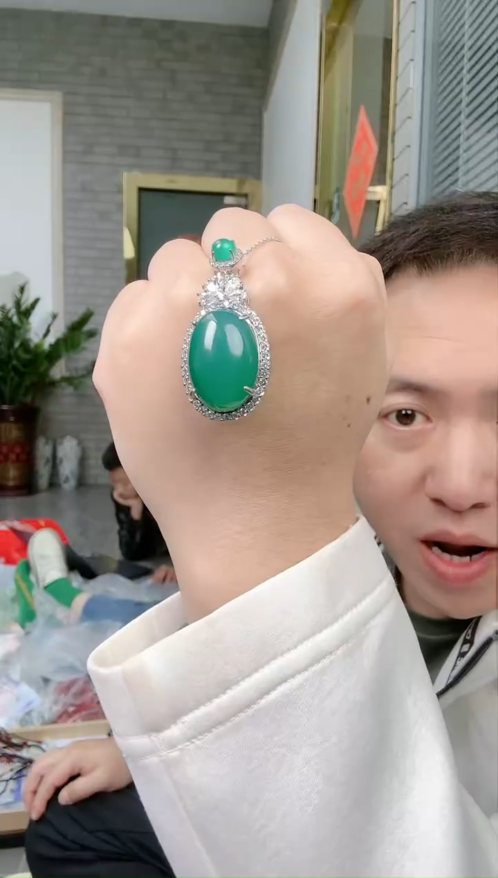 【闪购商品】玛瑙/玉髓吊坠(不含链)银S925镶嵌银925镶水滴吊坠