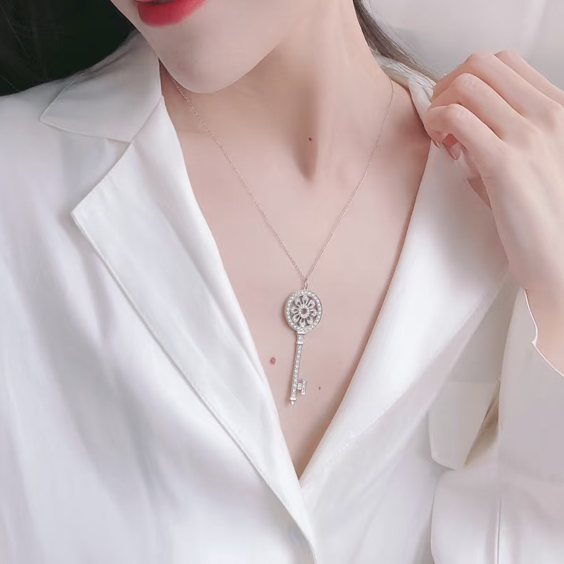 1810项链750黄金18K金镶钻时尚女士项链