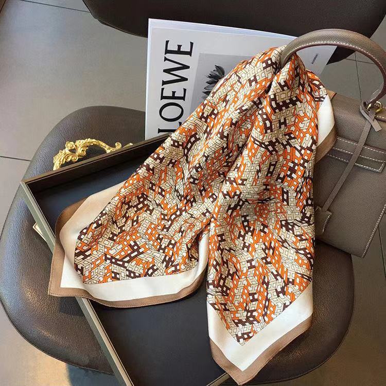 【柏依】新款装饰围巾女士70*70小方巾春夏季薄款气质时尚高档丝巾