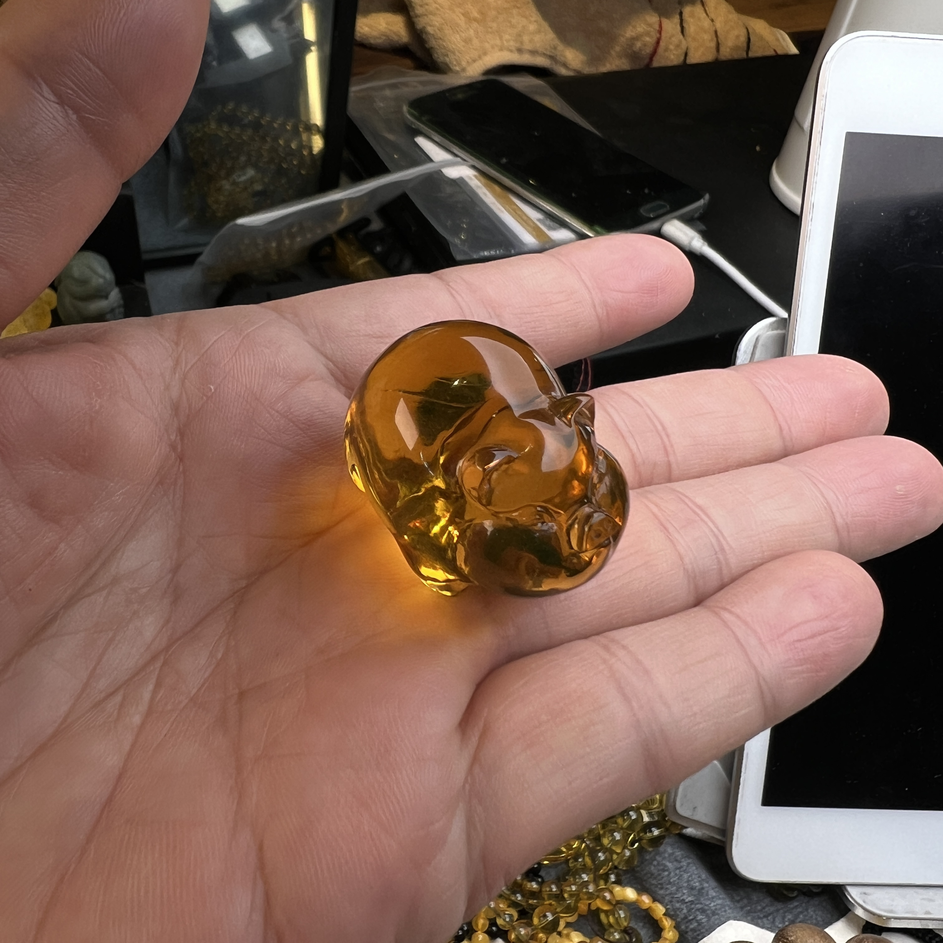 琥珀蜜蜡金珀挂坠墨西哥蓝珀雕刻立体小福猪12.63克