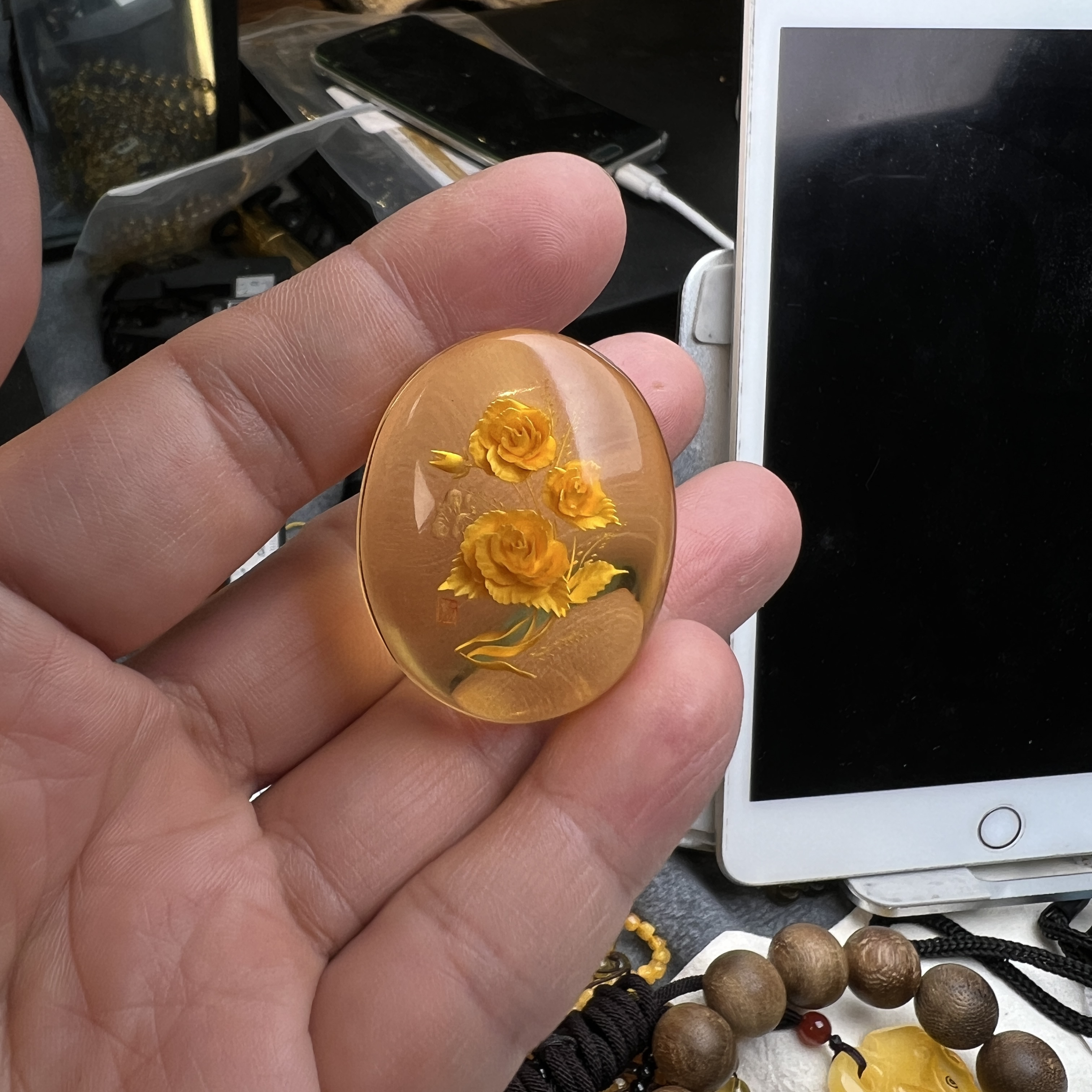 琥珀蜜蜡金珀挂坠标准蛋面牡丹花阴调吊坠7.46克