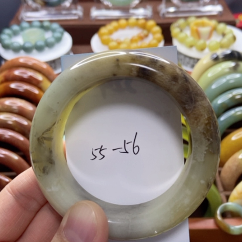 【闪购商品】蛇纹石玉手镯未镶嵌