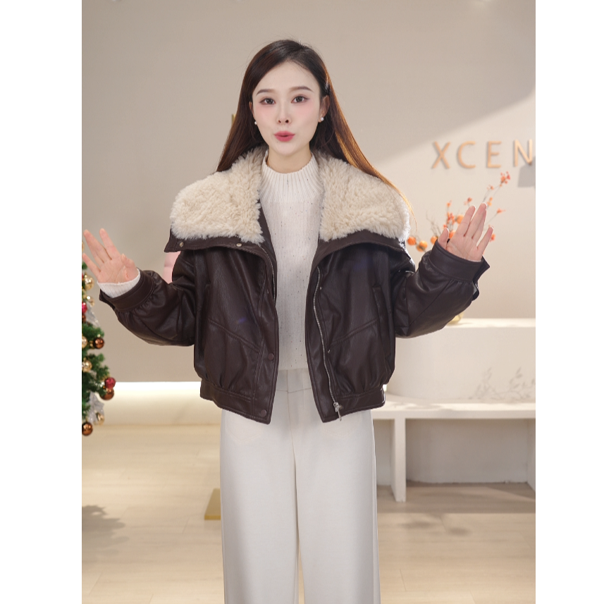 【新宸Xcenn】冬新款环保皮减龄羊羔毛大翻领羽绒服女XC0A1208