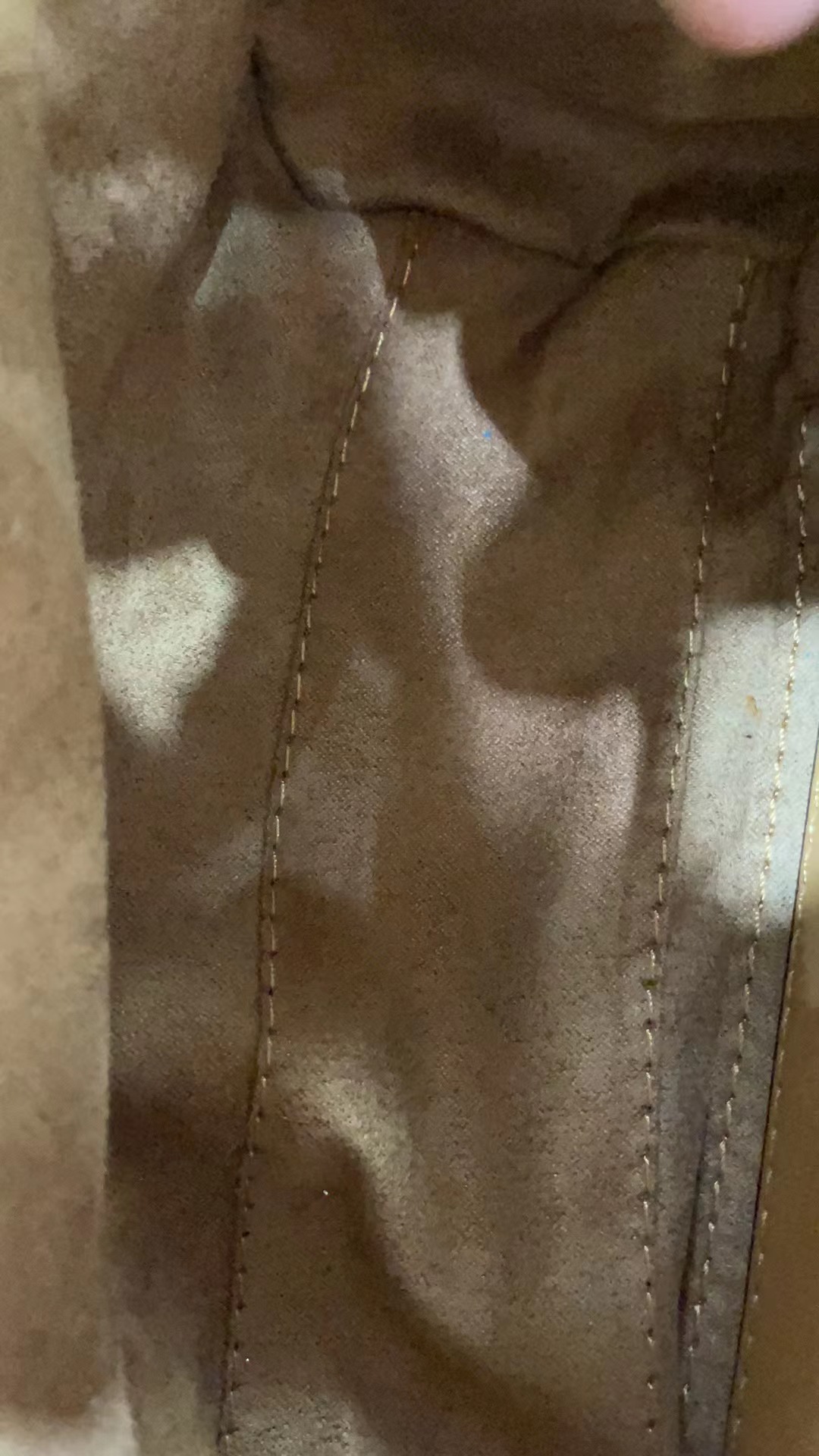 051   大邮邮时尚百搭单肩斜跨包