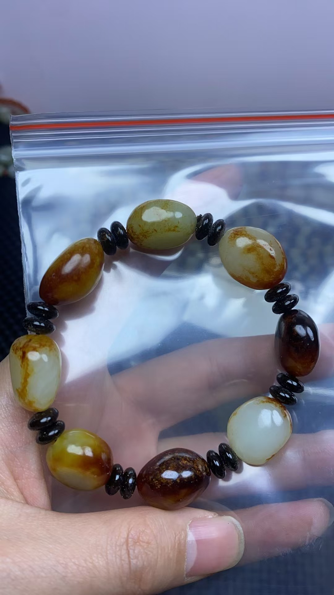 新疆和田玉手串 保真和田玉 一物一证支持复检 拍一发一多样性发