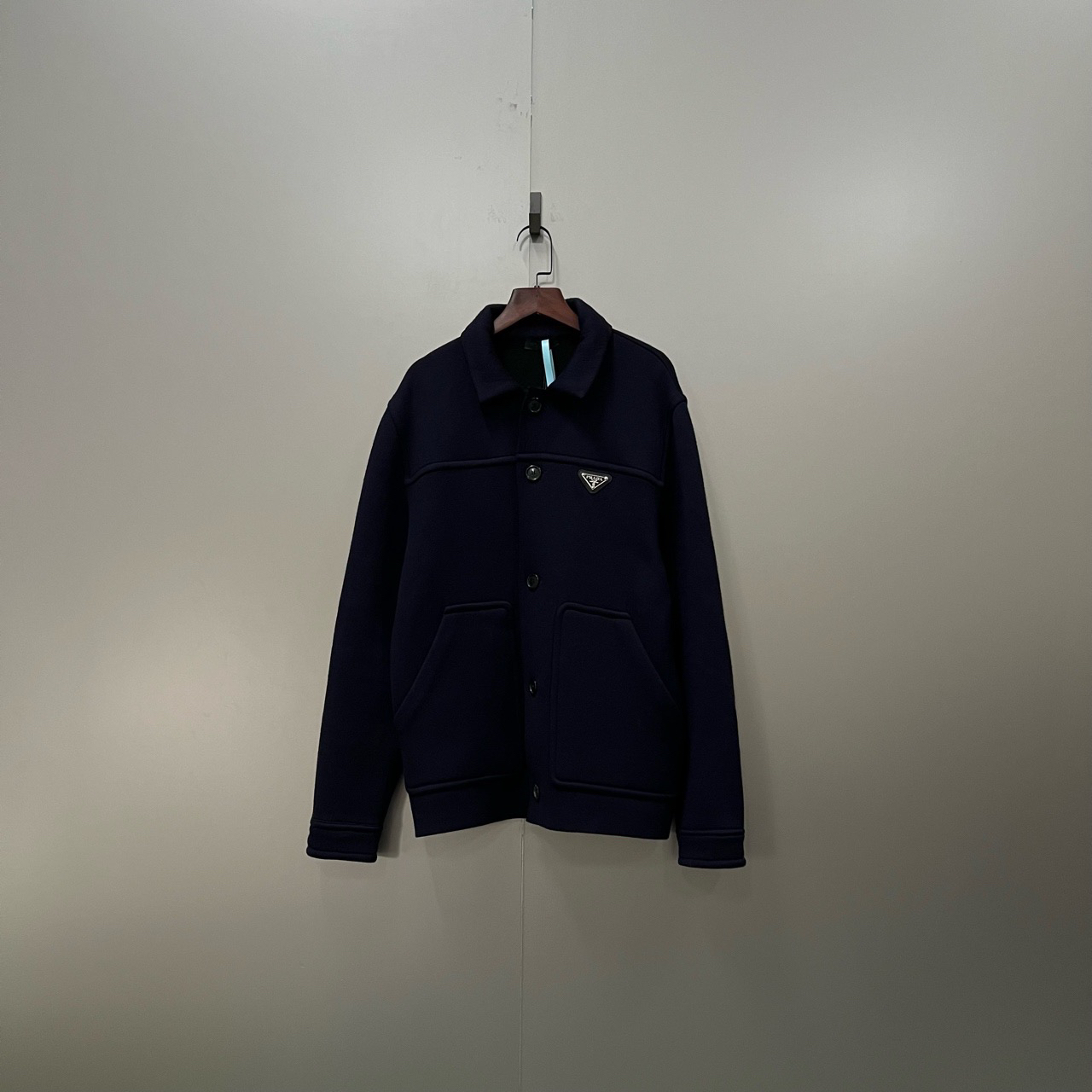PRADA 普拉达 藏蓝色三角标logo夹克 52码/95新/公价25000/无配