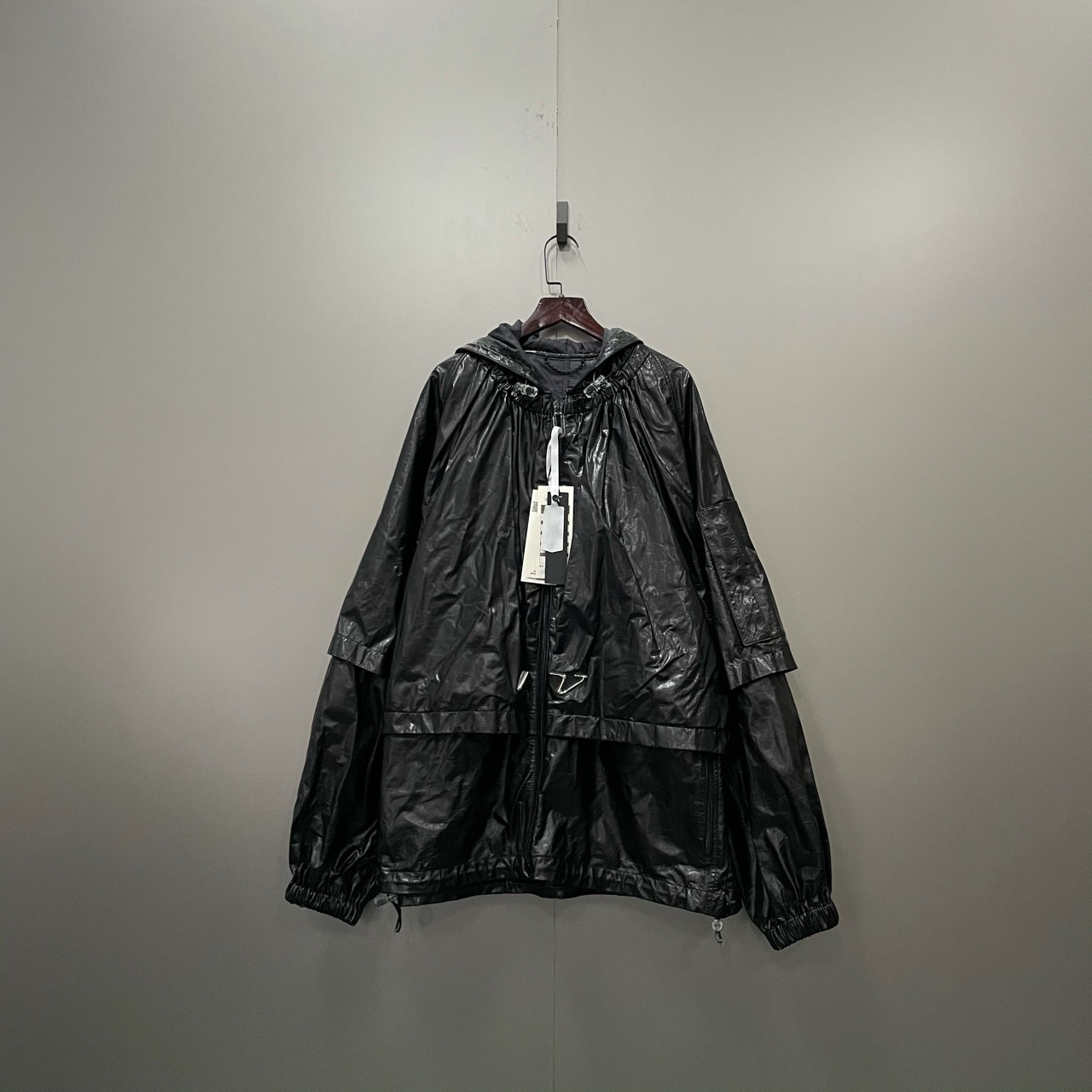 Louis Vuitton lv 黑色多层次抽绳外套 52码/95新/73000/