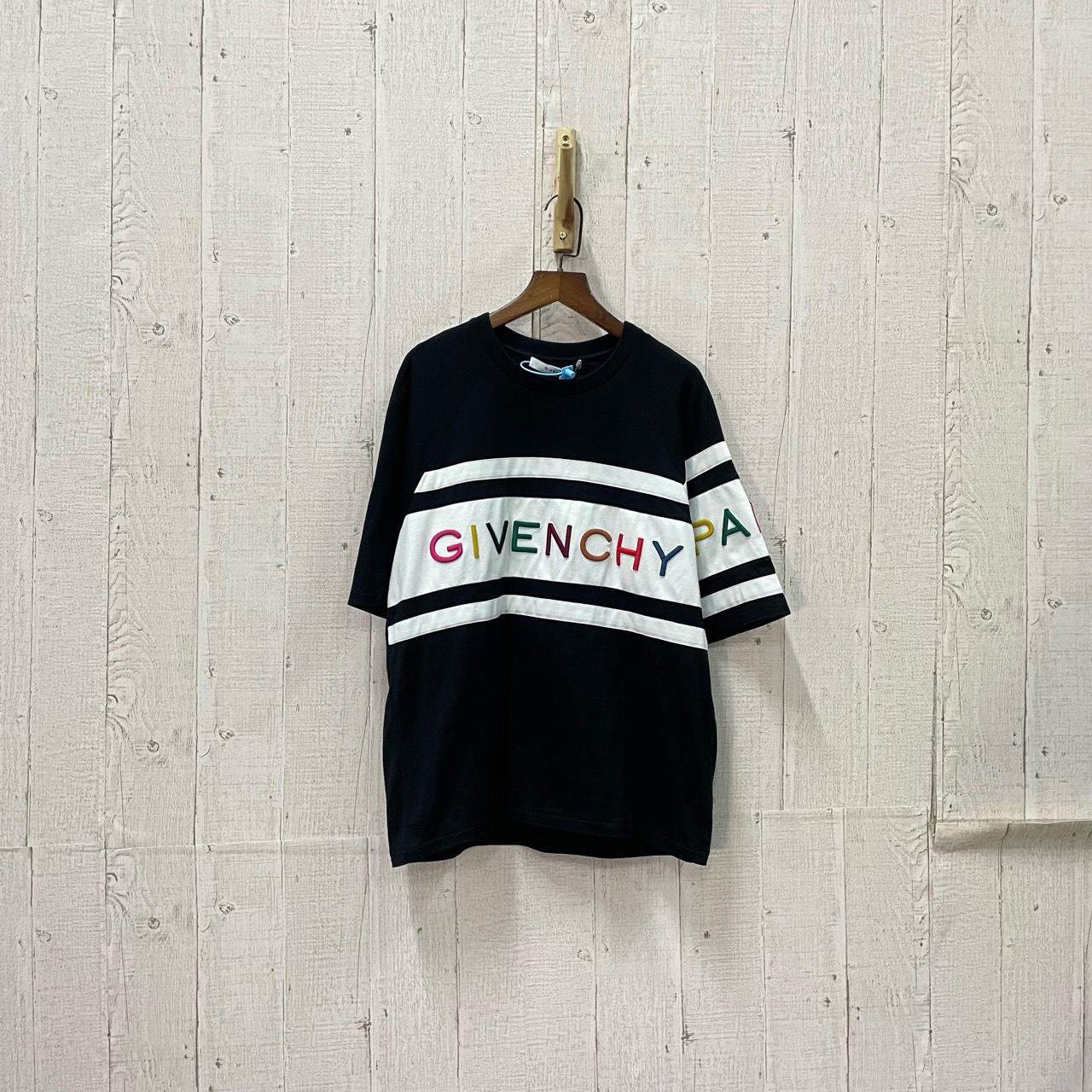 Givenchy 纪梵希 彩色logo短袖 XS码/95新/公价4000/无配件 fg205