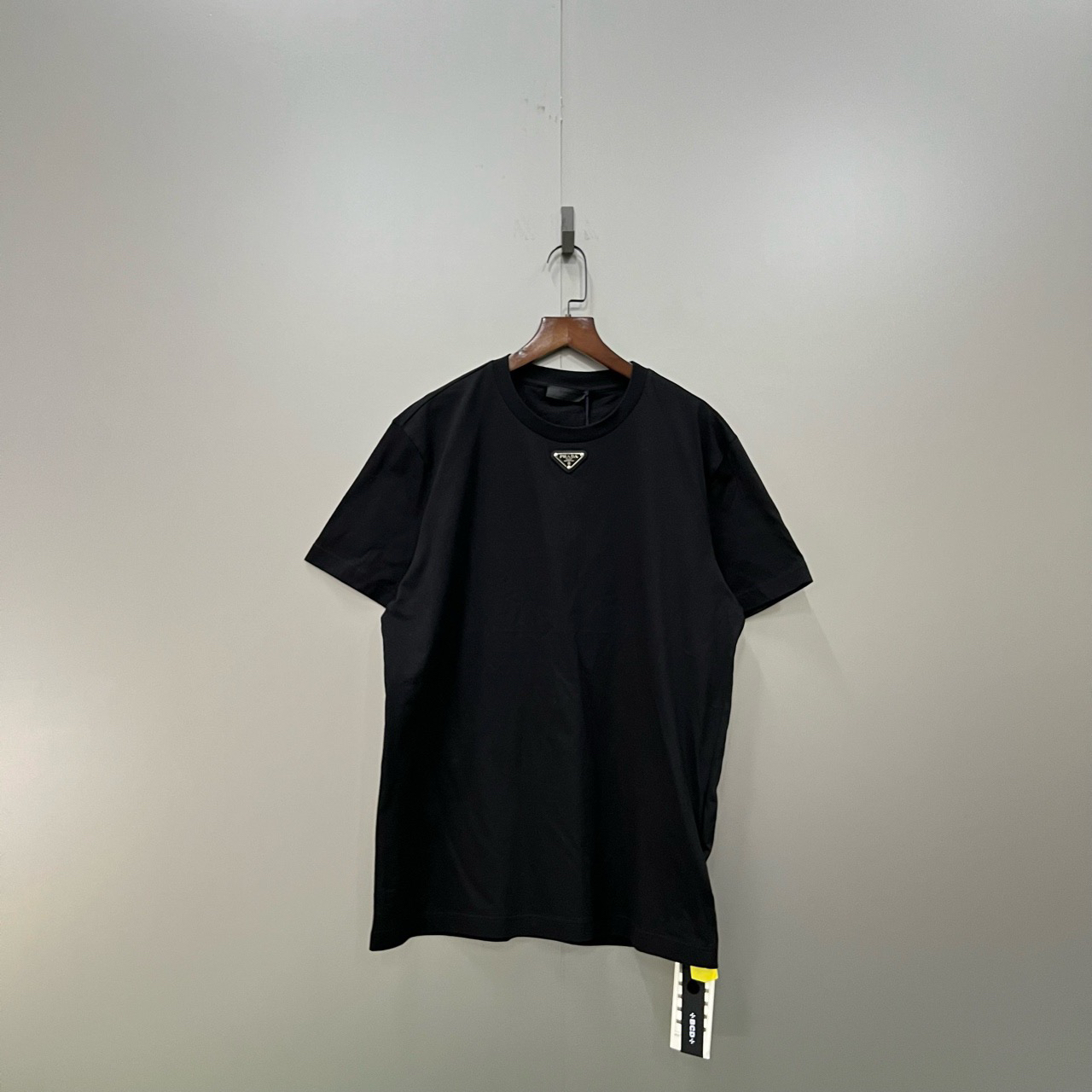 PRADA 普拉达 黑色三角标短袖 XL码/全新/公价8000/吊牌 ki301606