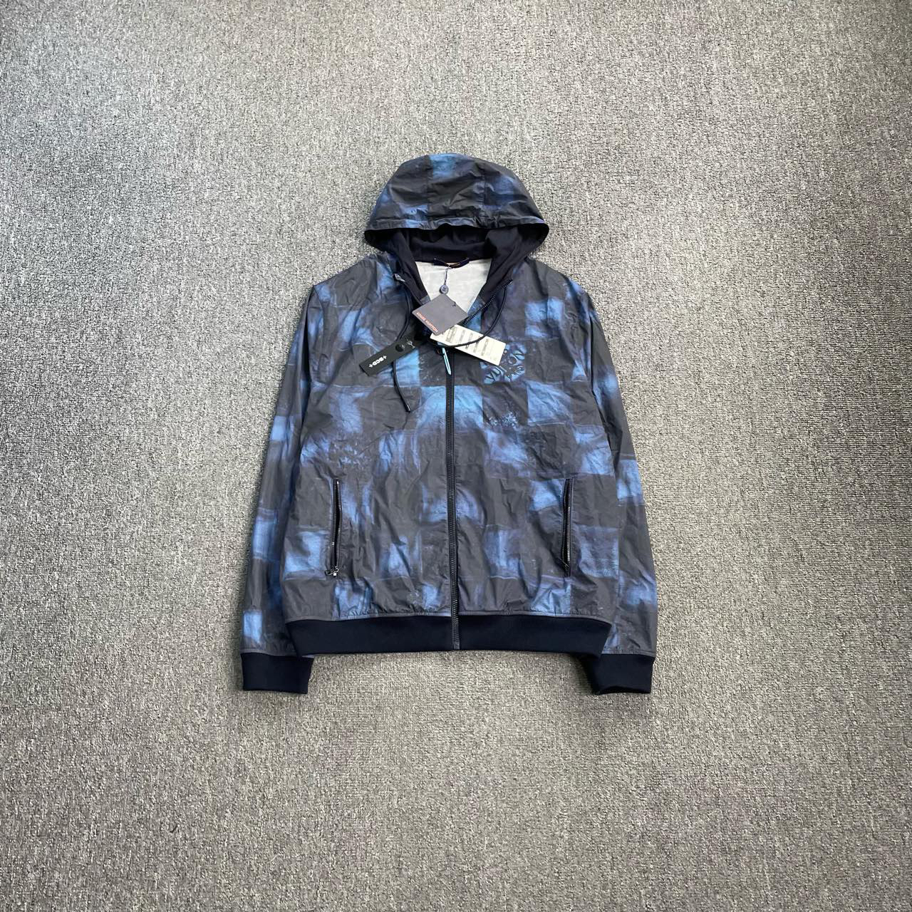 Louis Vuitton LV 棋盘格冲锋衣 XXL码/99新/公价18500/吊牌 fg20