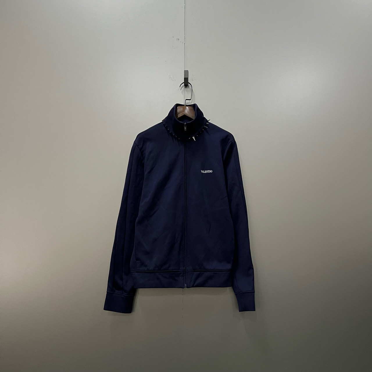 Valentino 华伦天奴 深蓝铆钉印花logo外套 XS码/95新/公价8000/