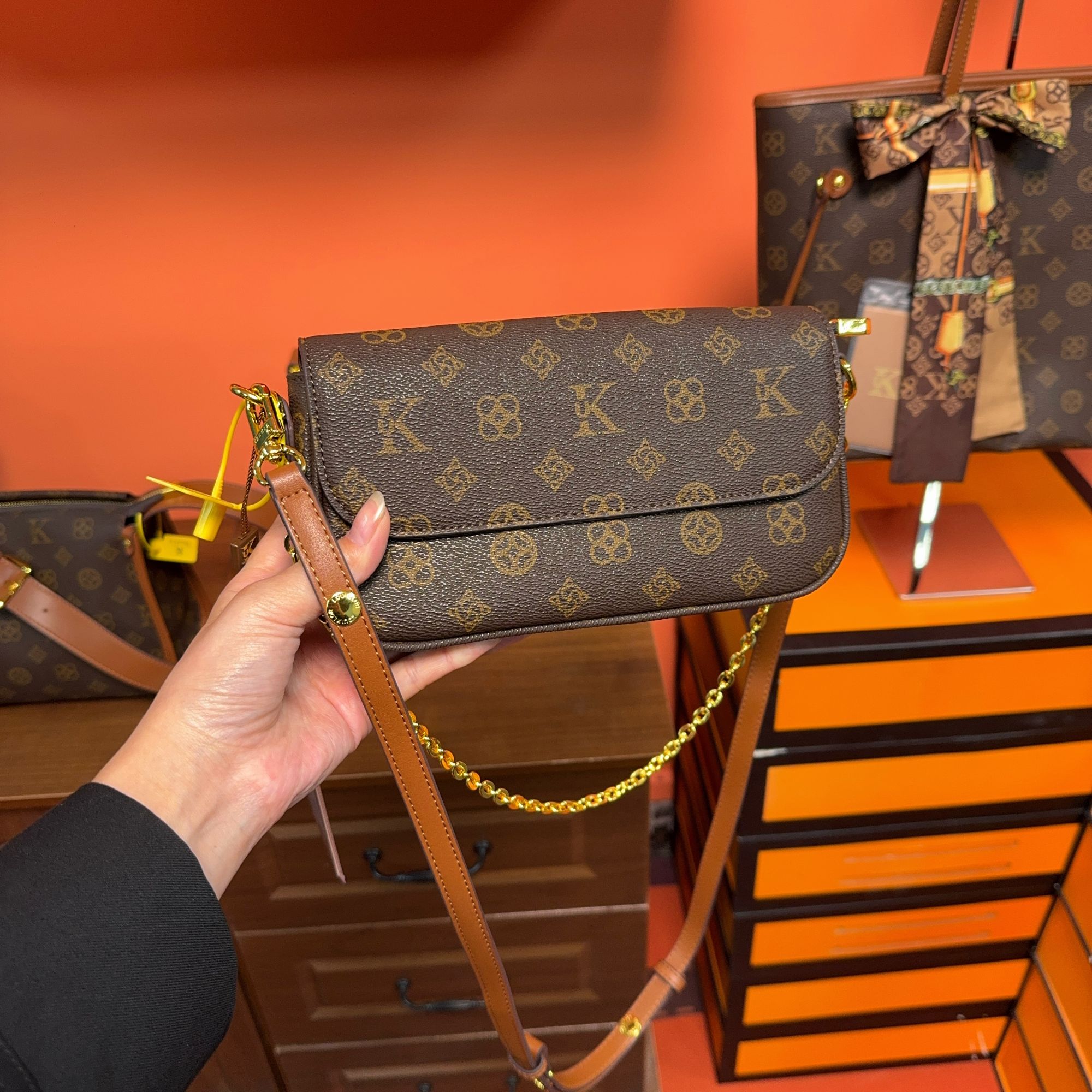 UK新款2024麻将包手拿单肩斜挎小方包腋下时尚百搭女包