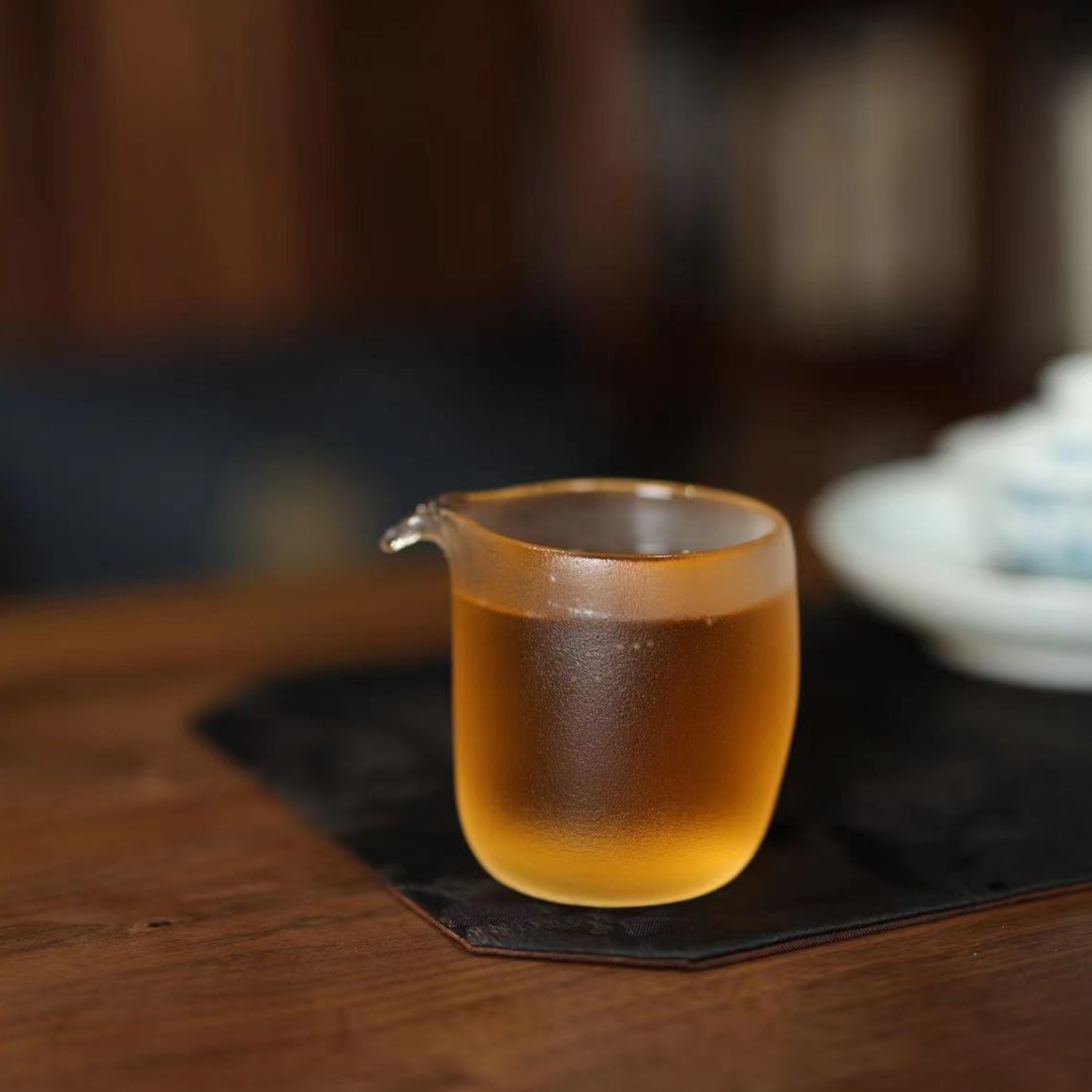 （神工妙造）缘石台熔炼水晶公道杯/为君倾/分茶器210cc