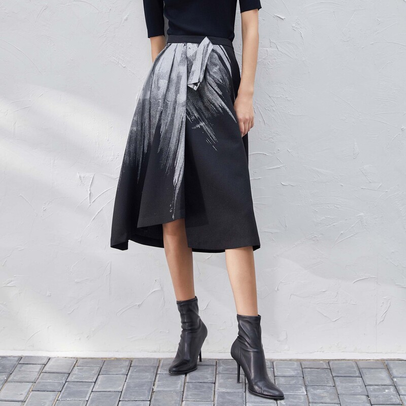 sdeer圣迪奥女装休闲不规则晕染印花A字长裙S23381104