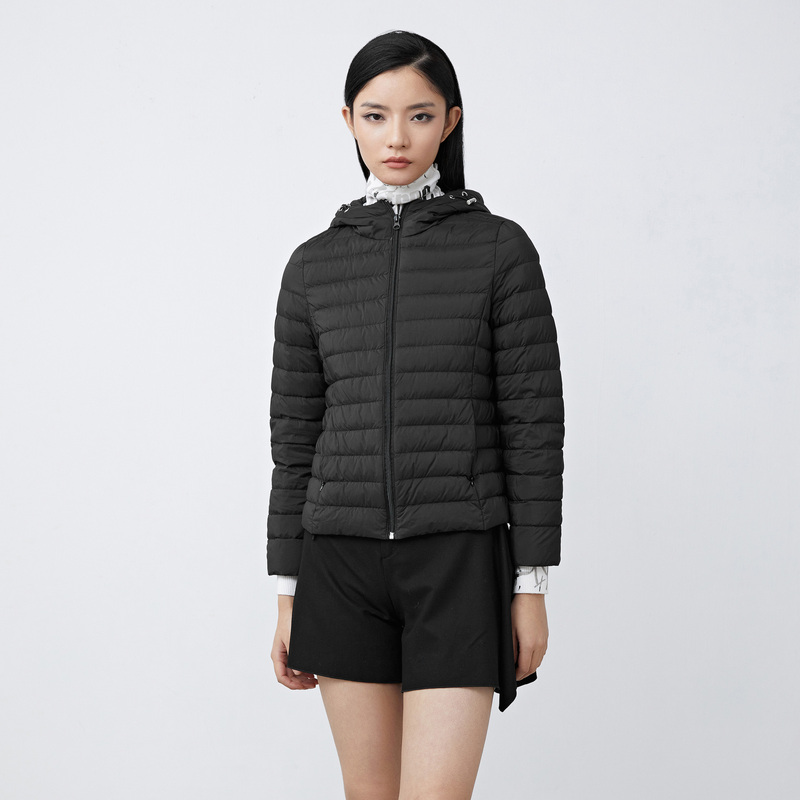 时尚高领连帽圣迪奥女士户外秋冬休闲女装羽绒服S21482403