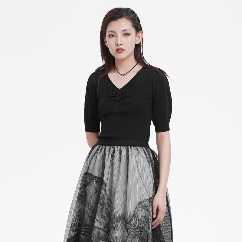 S.DEER圣迪奥女装V领抽褶修身中袖针织衫S22263505