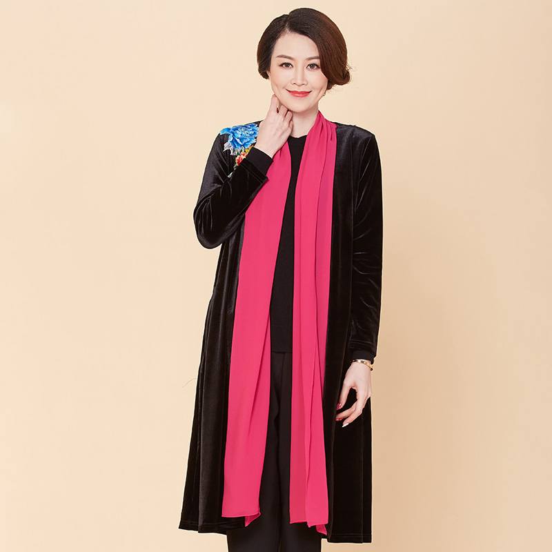 荣澜特价清货T百搭绣花刺绣女装