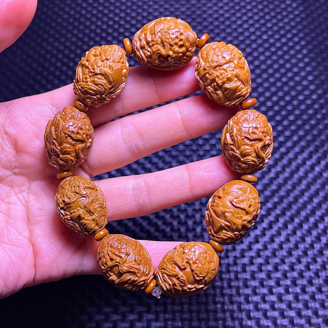 春宫图橄榄核雕刻文玩手串