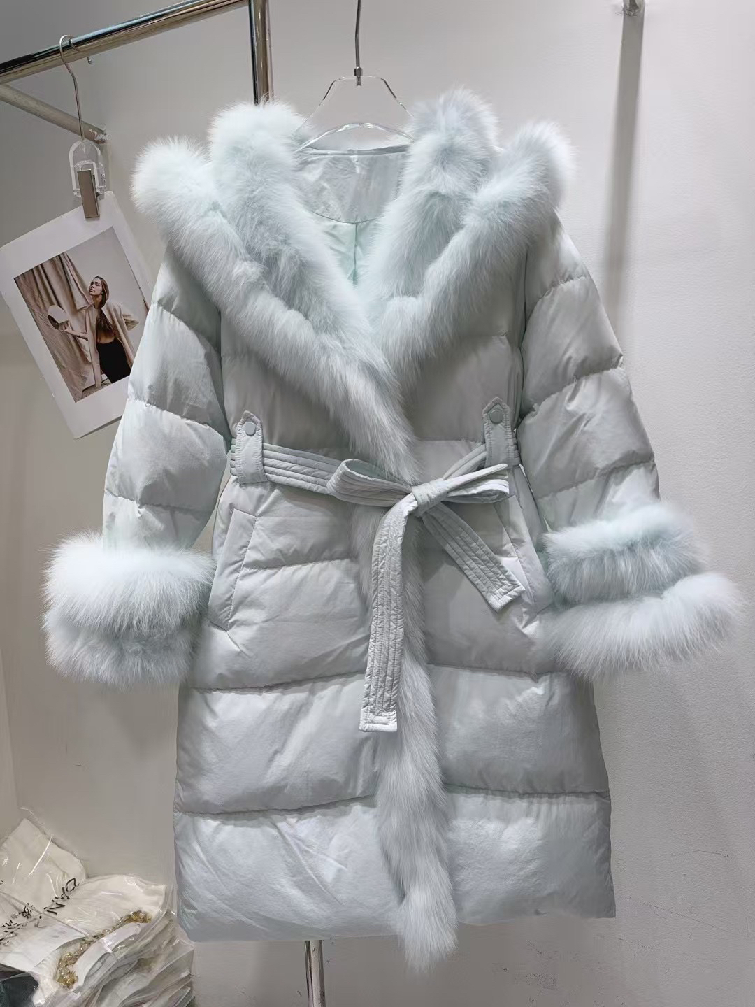 刘媛媛欧货 4色 湘真毛领保暖收腰宽松外套