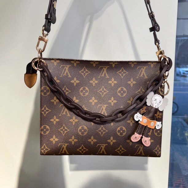 95新 LouisVuitton/路易威登 Lv洗漱26手拿包改造