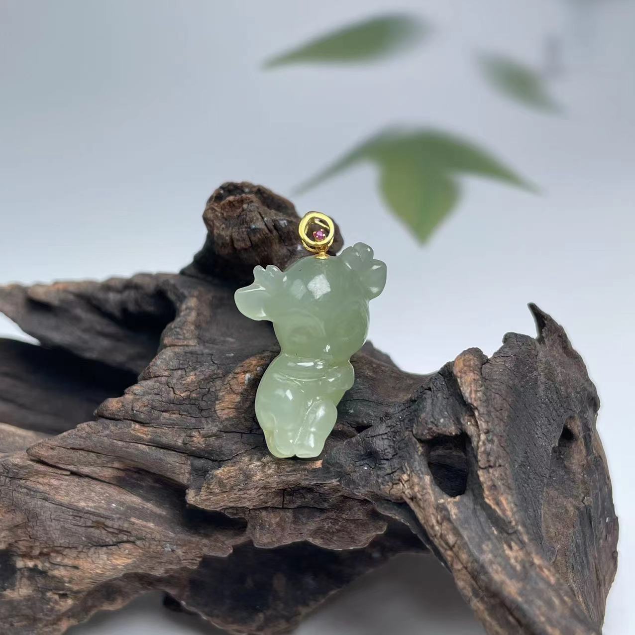 菲菲珠宝好~18K和田玉吊坠19*28