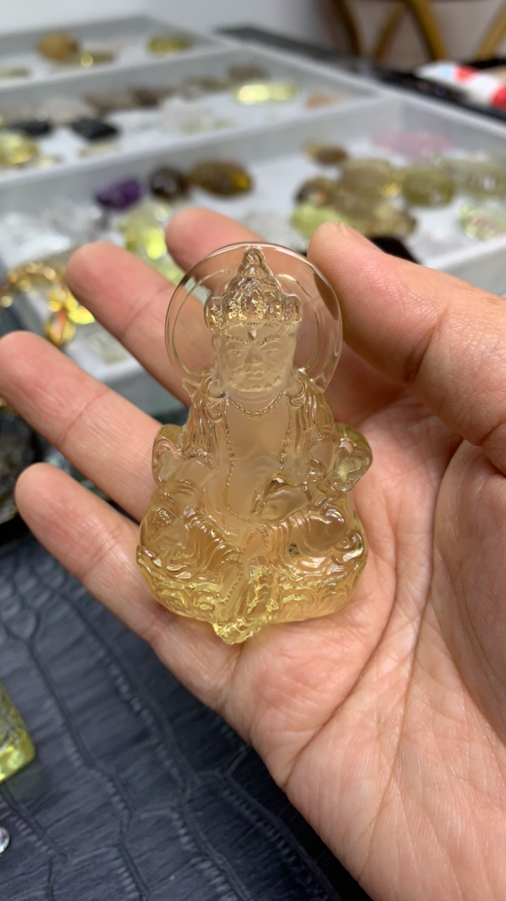 天然黄水晶黄财神定制