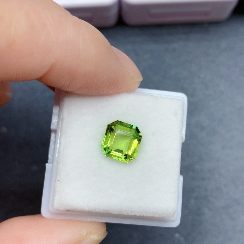 【闪购商品】绿色碧玺1.71克拉裸石未镶嵌别*昏