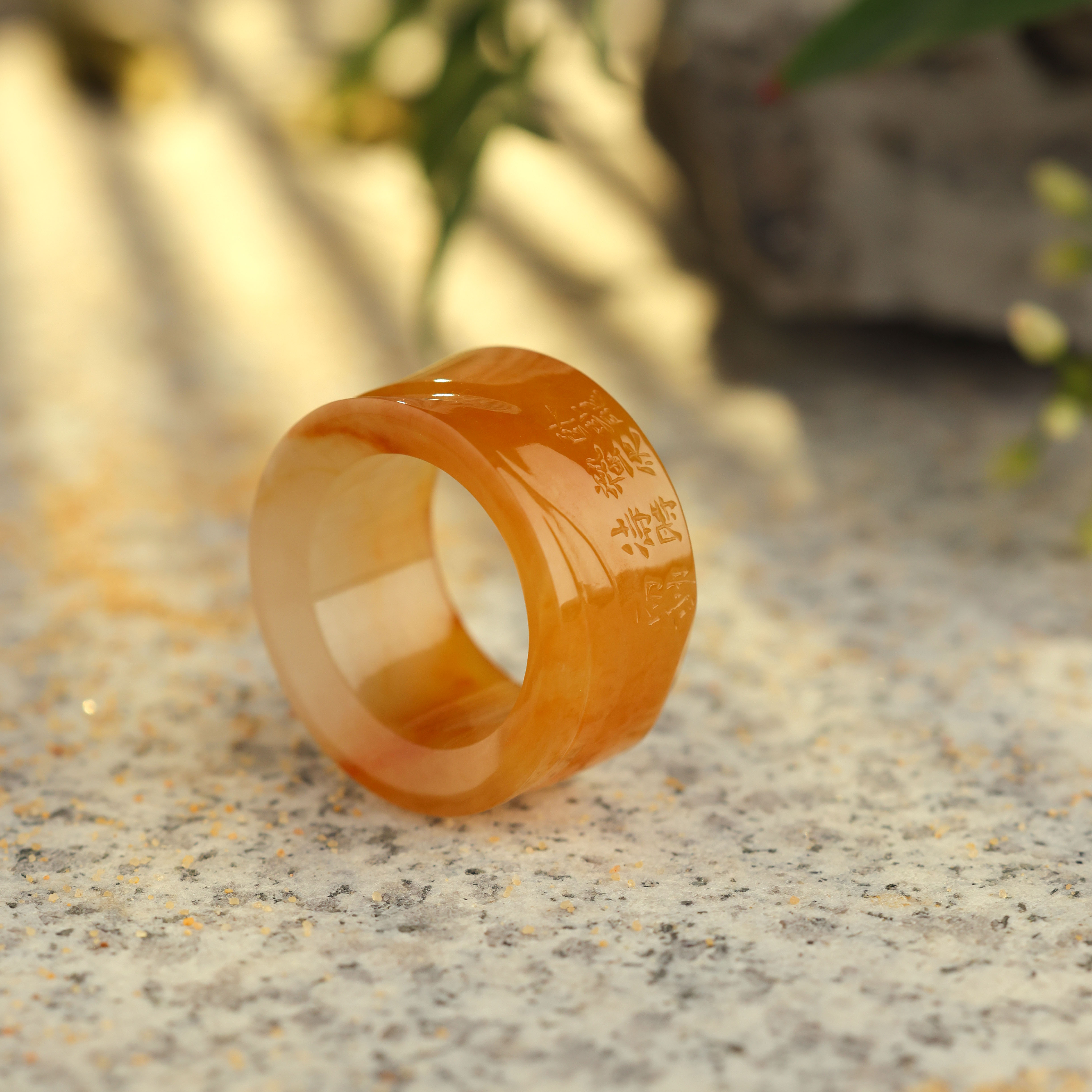 王朝阳翠语《待时而动》冰红翡亲工扳指 轻奢极简天然A货翡翠