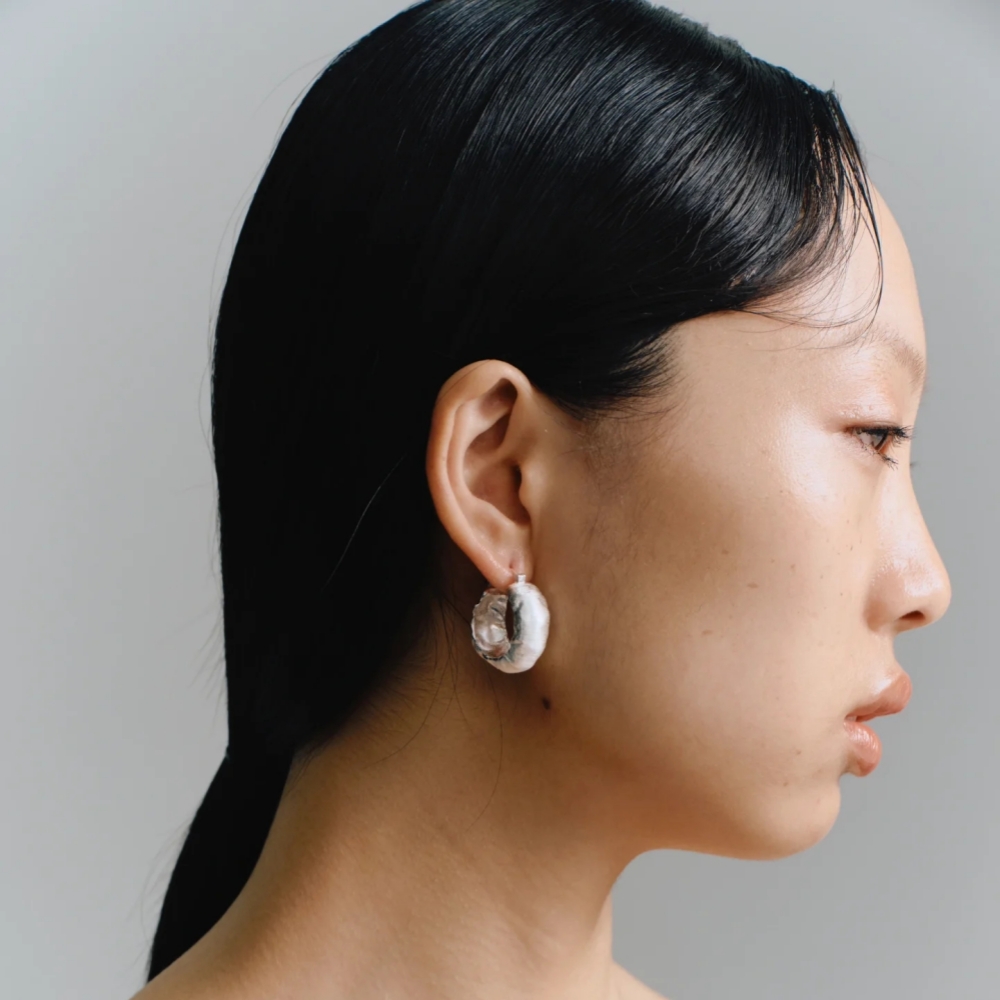 铜合金耳饰 小众设计新款褶皱丝绸形耳圈耳环高级感轻奢百搭简约