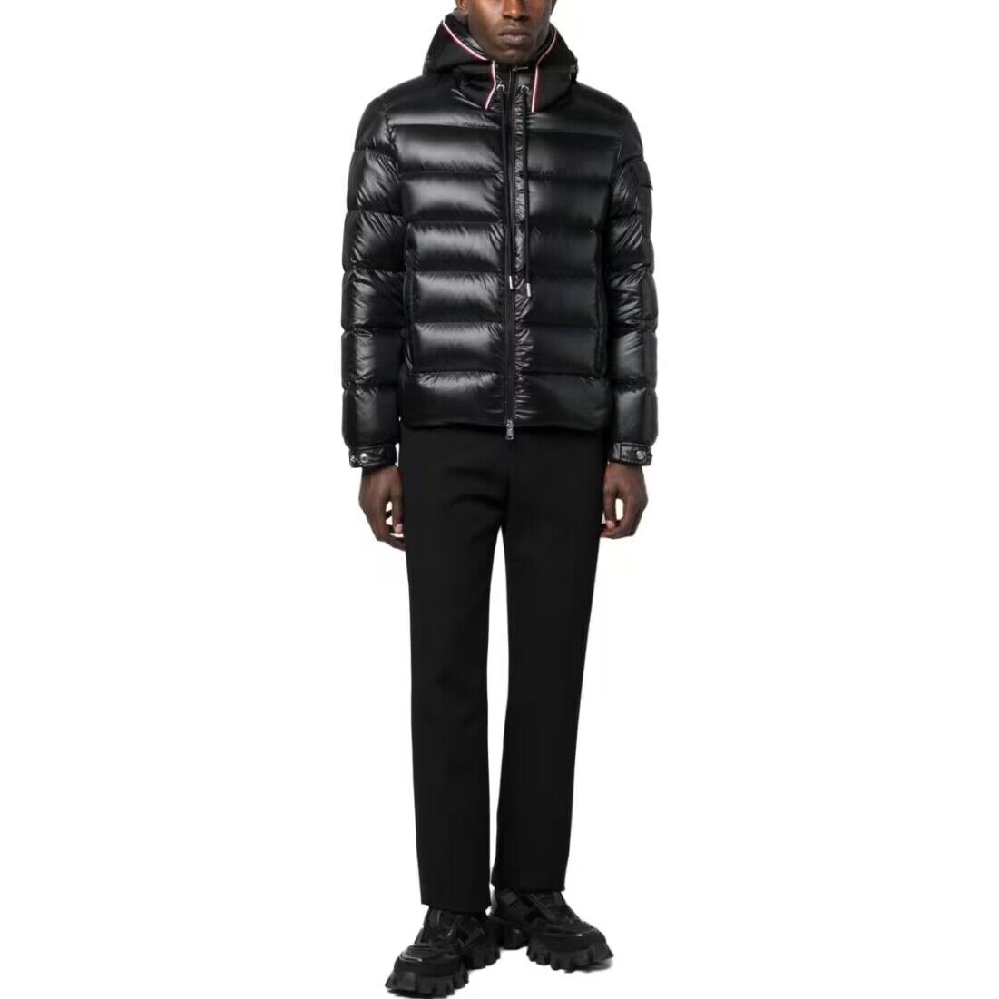 全新未使用MONCLER 蒙口男士冬季纯色短款连帽休闲时尚羽绒服_二手商品