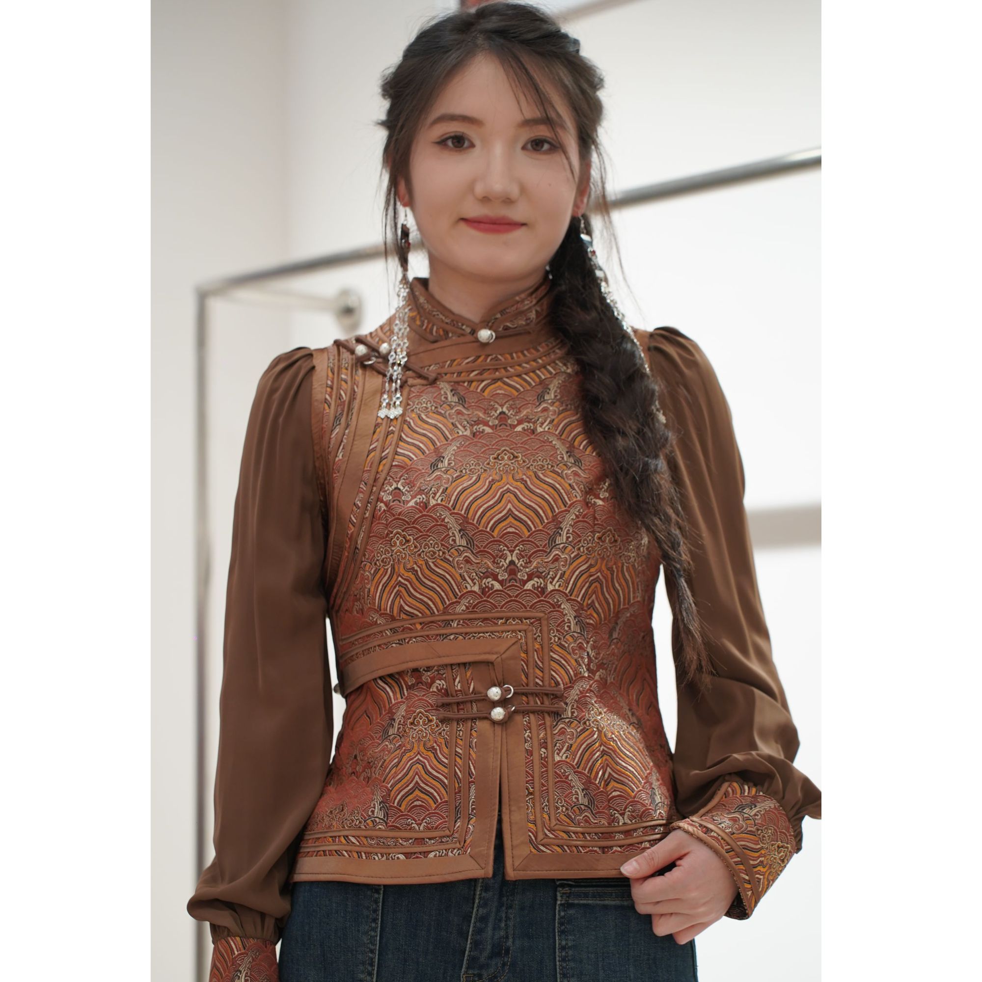 阿泯娜F23192纱袖马甲咖金山水民族风印花女士时尚