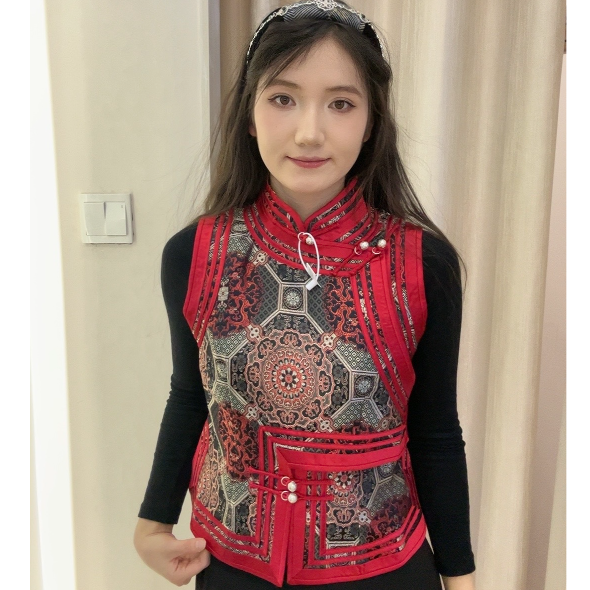 阿泯娜A2451秋香绿繁花黑红蛟龙气质网红马甲民族风复古