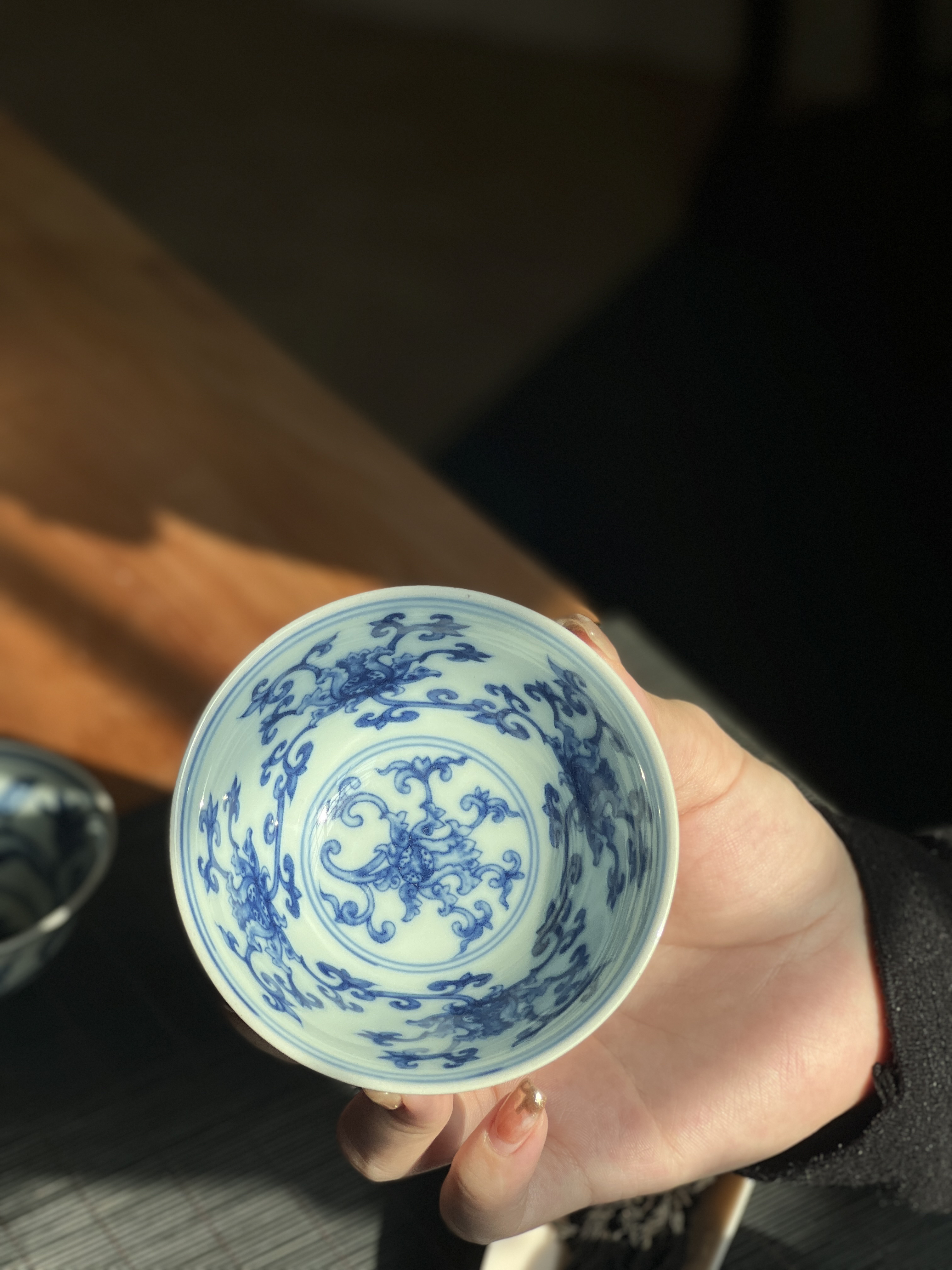 缠枝石榴花纹主人杯