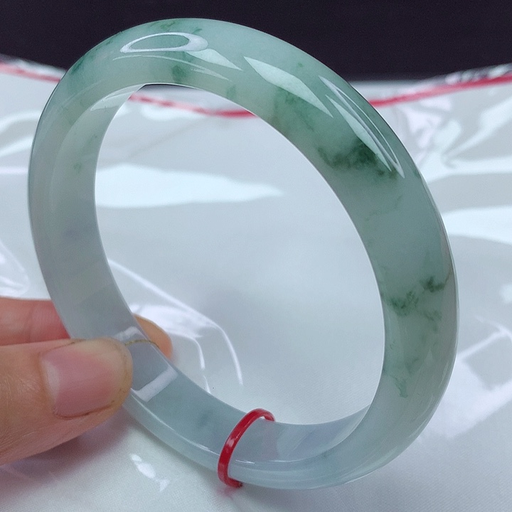 翡翠手镯未镶嵌62圈390