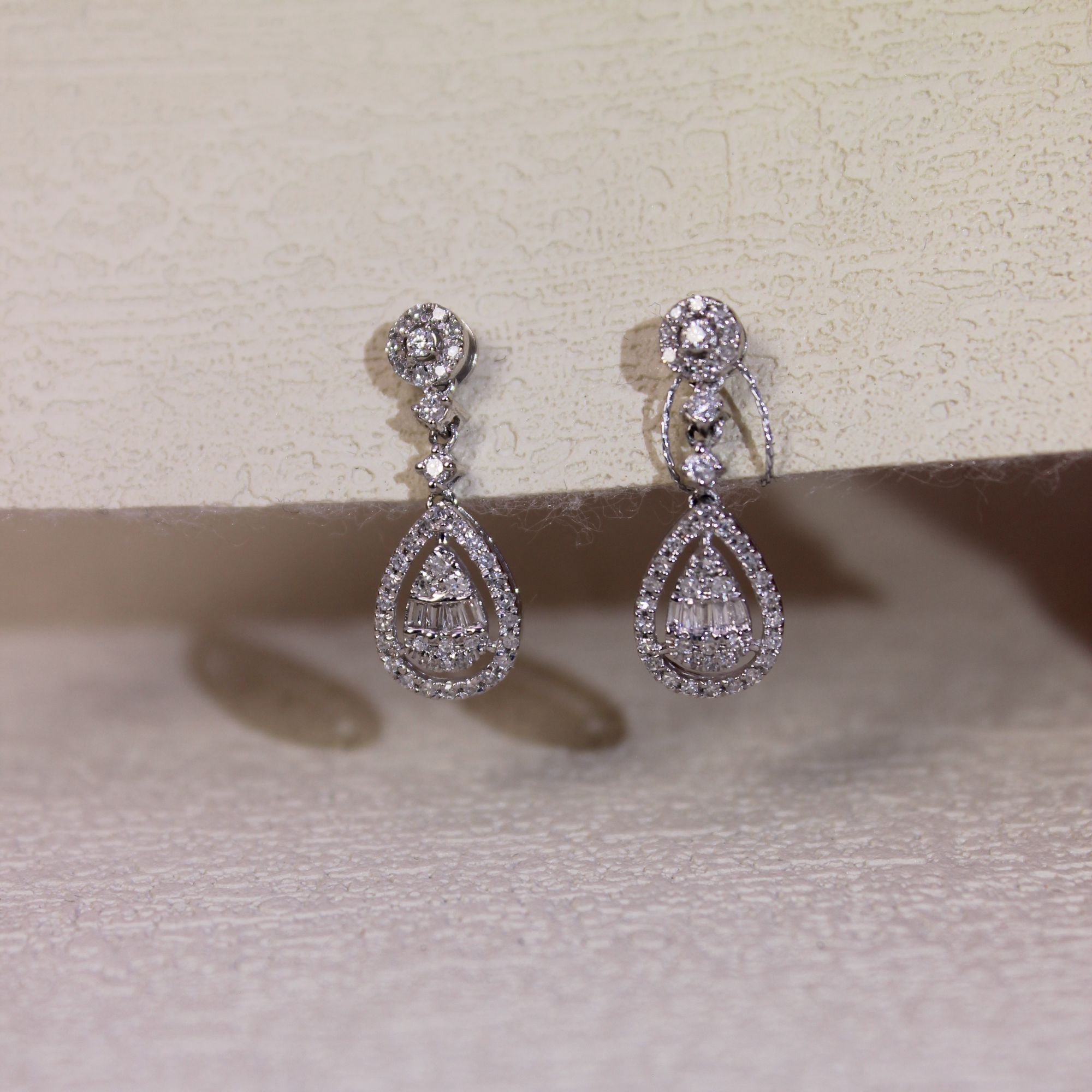 18k白金复古宫廷高级感水滴耳环天然钻石耳饰女时尚百搭简约气质