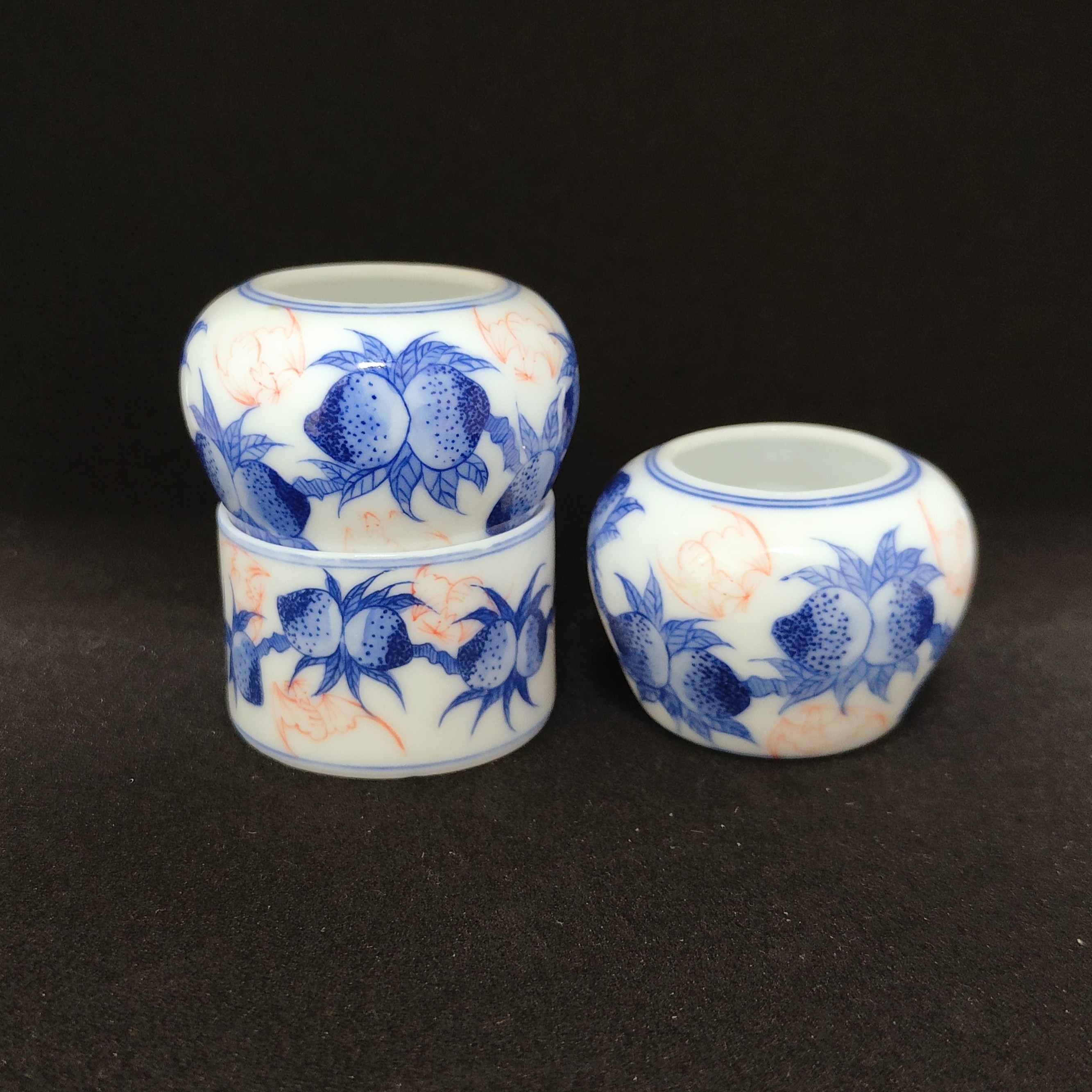 九正堂早期青花九桃靛颏小鸟罐