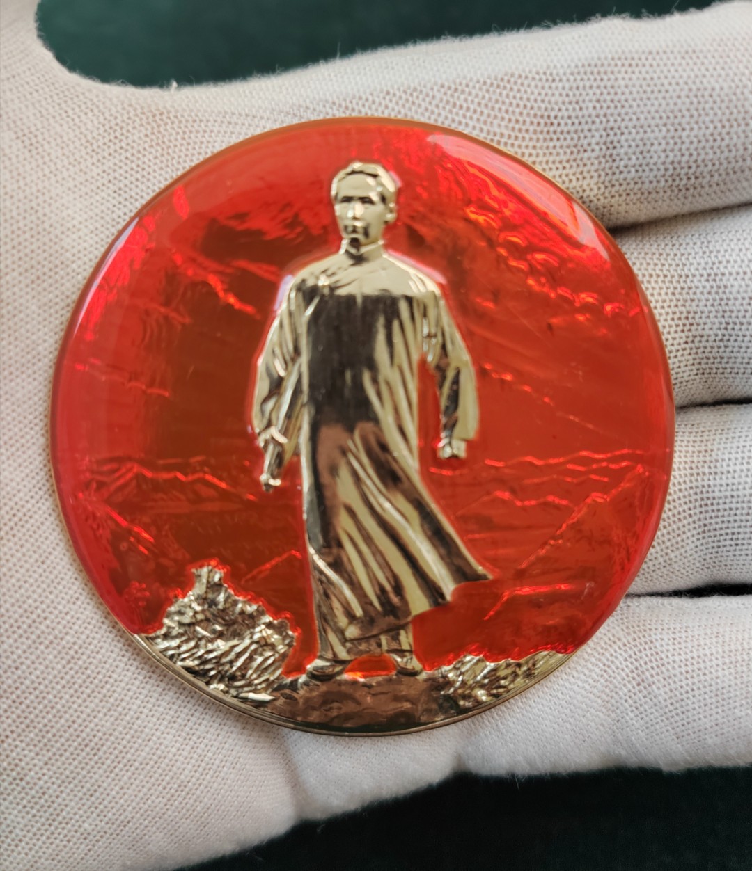 毛主席像章包老保真直播链接