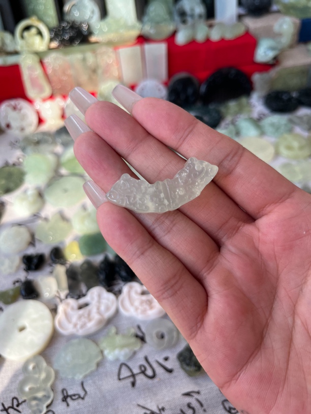 天然岫玉玉横吊坠