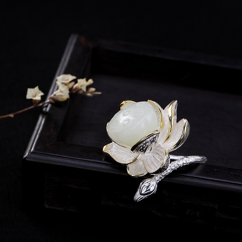 3727 和田玉莲花戒指