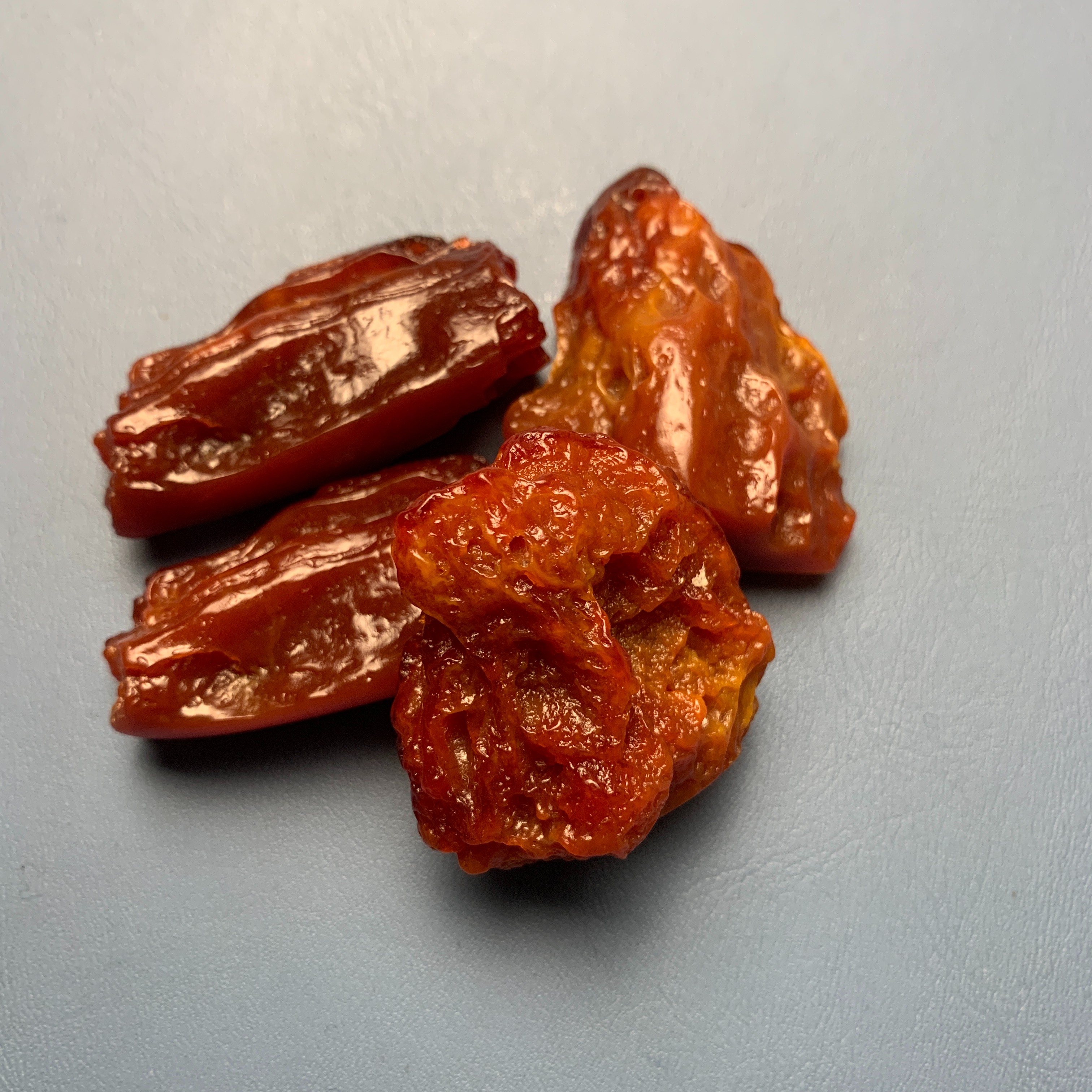 【爆款推荐】粉丝福利创意饰品龙泉香    原材料手把件