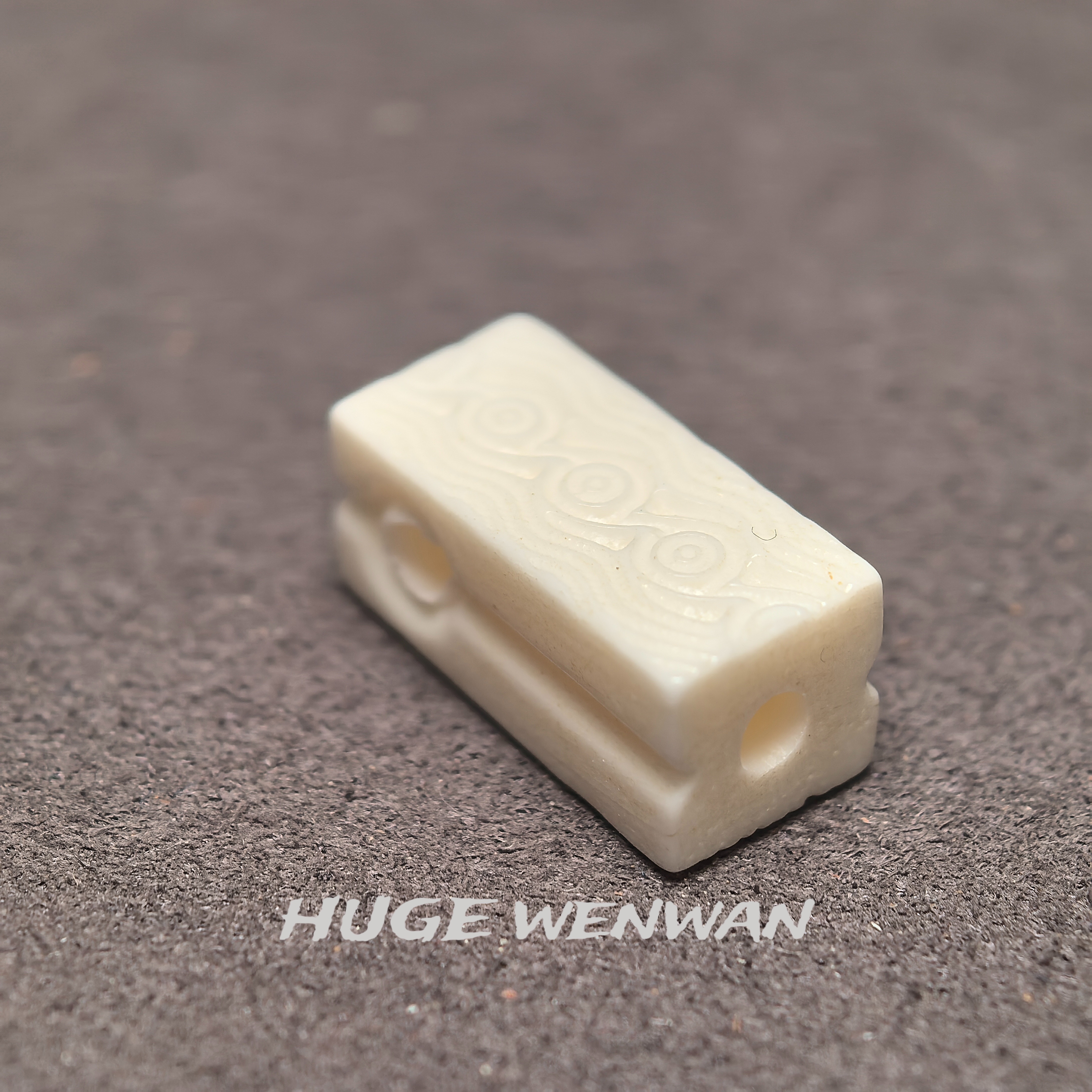 LG–F2鹿骨一字雕刻文玩三通