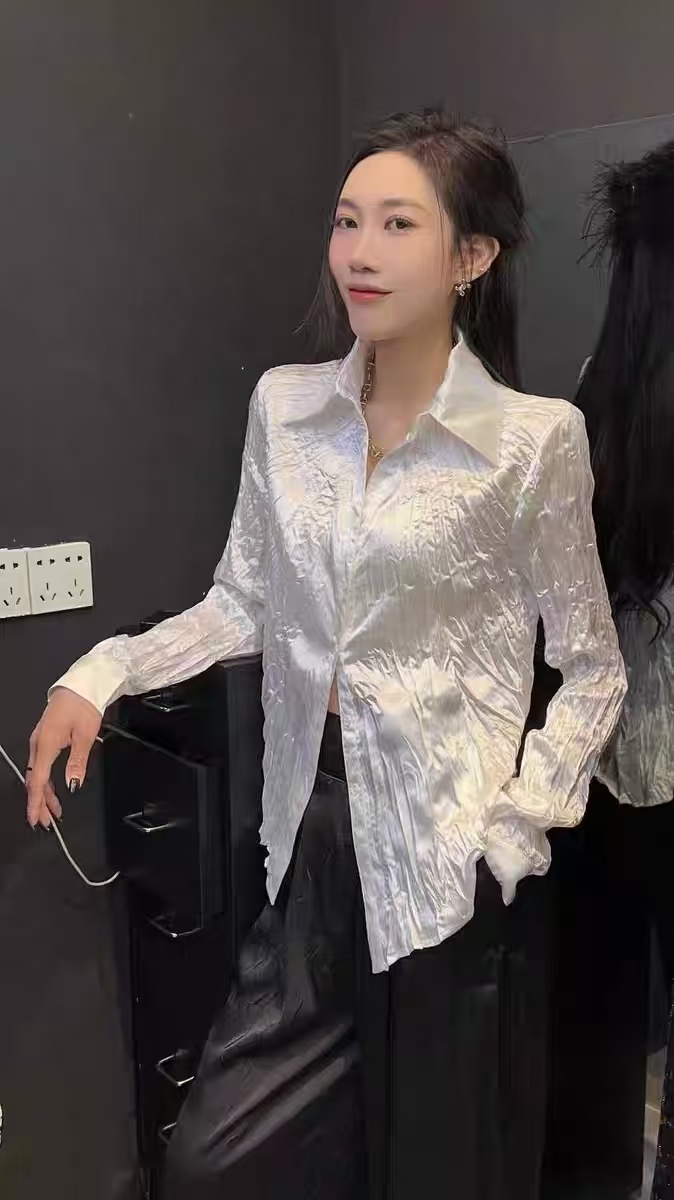 94白色休闲毛衣  