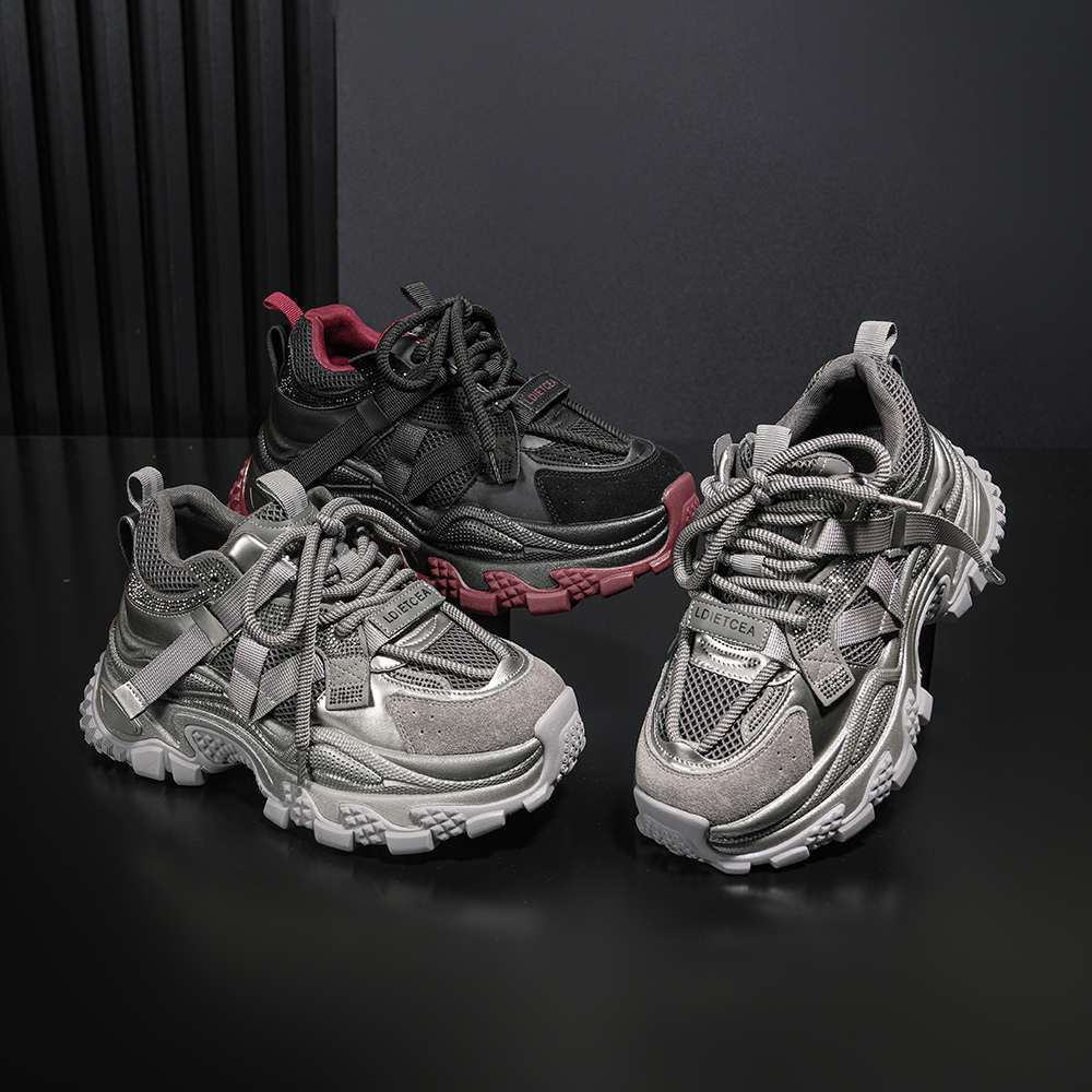 【银河】百搭软底老爹鞋2025秋季新款网红平厚底休闲复古鞋女 9711