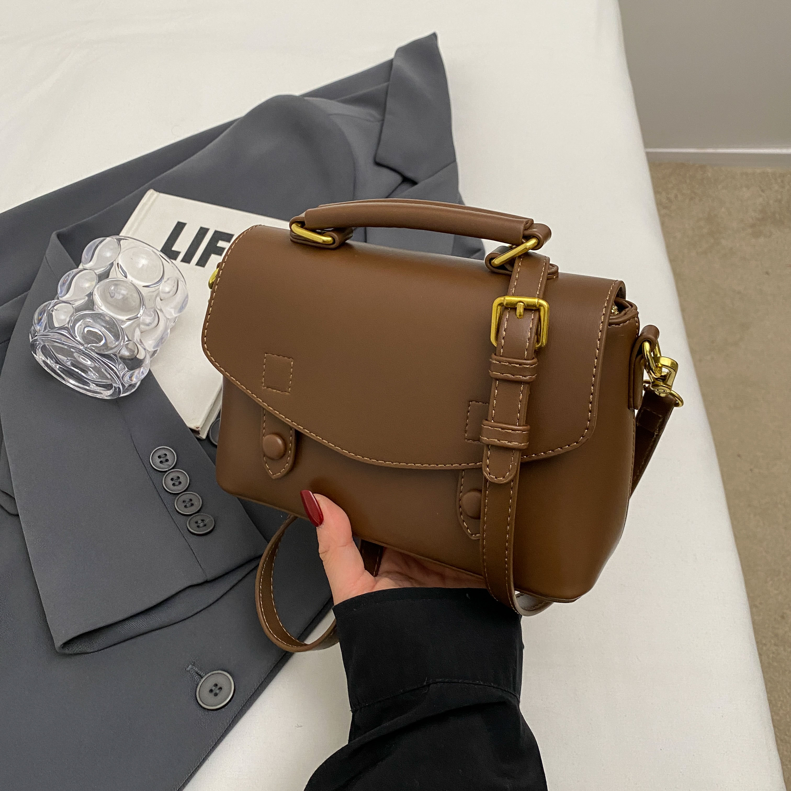 女包时尚洋气邮差包休闲小众简约单肩包斜挎气质秋冬网红百搭ins 