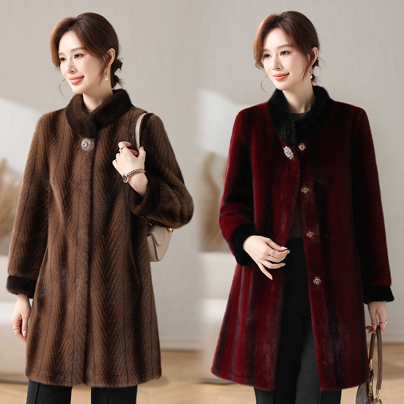 妈妈冬装皮毛一体大衣加厚宽松保暖中老年人女装中长仿水貂绒外套