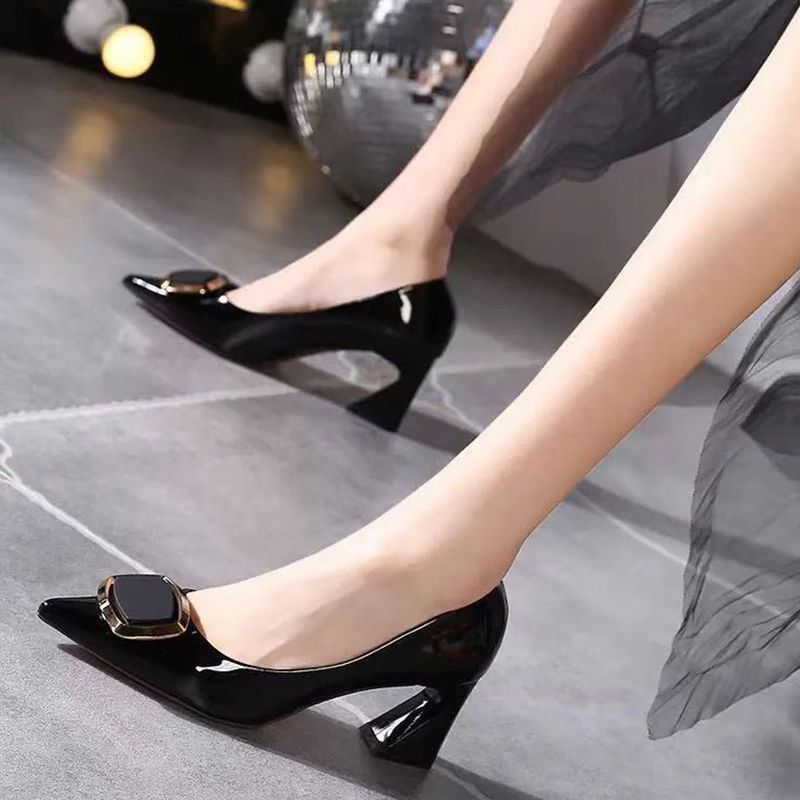 尖头粗跟气质单鞋女2024新款春秋黑色中高跟久站不累脚职业工作鞋
