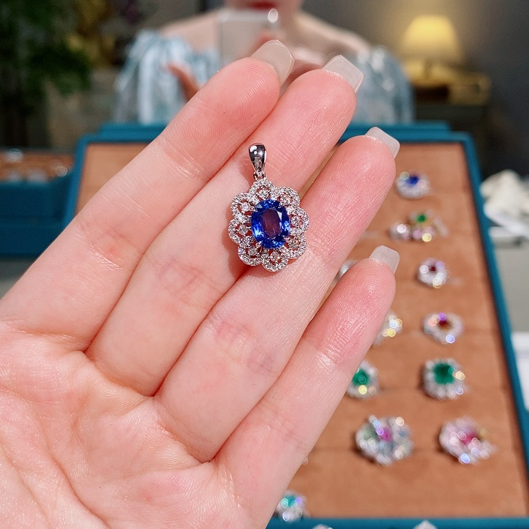 蓝宝石吊坠(不含链)18K金镶嵌2.14ct